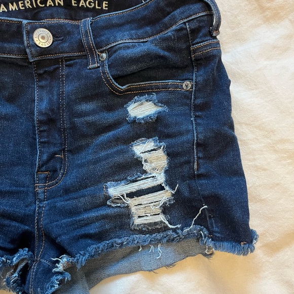 Size 6 American Eagle High Rise Distressed Denim Shorts - Picture 2 of 3